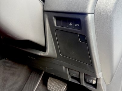 2025 Lexus LX — миниатюра 24