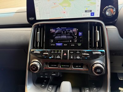 2025 Lexus LX — миниатюра 40