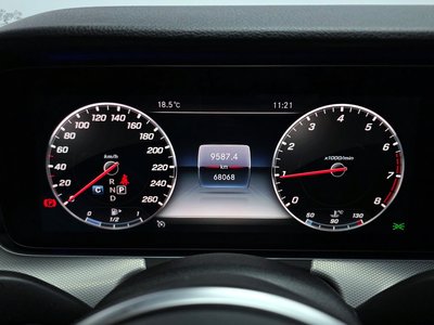 MERCEDES-BENZ E-CLASS - 8