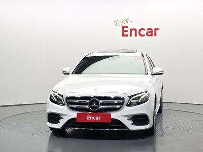 MERCEDES-BENZ E-CLASS - 2