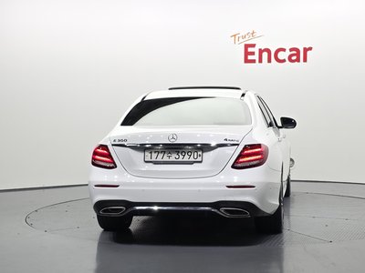 MERCEDES-BENZ E-CLASS - 3
