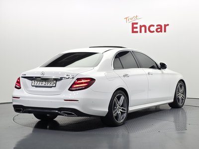 MERCEDES-BENZ E-CLASS - 4