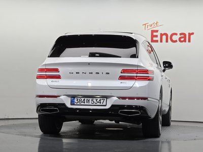 صورة 4 لـ 2023 Genesis GV80