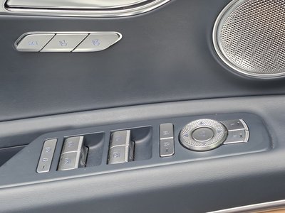 2023 Genesis GV80 thumbnail 19