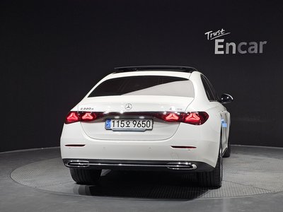 MERCEDES-BENZ E-CLASS - 3