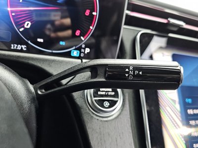 MERCEDES-BENZ E-CLASS - 9