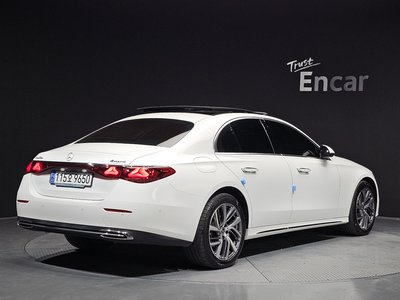 MERCEDES-BENZ E-CLASS - 4