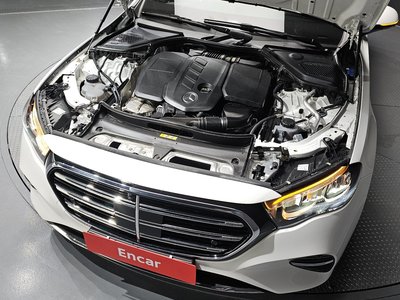 MERCEDES-BENZ E-CLASS - 7