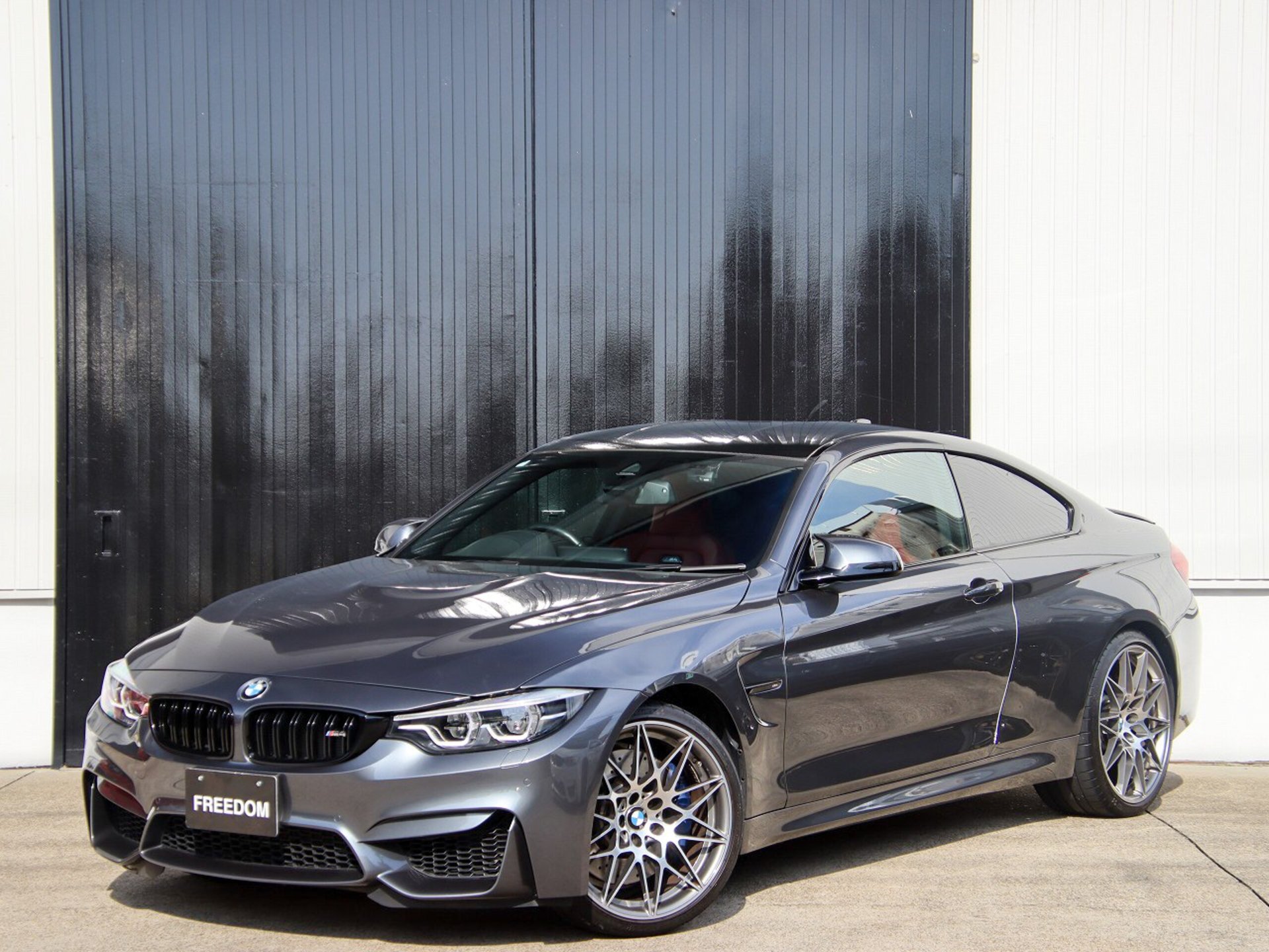 BMW M4 COUPE - View 1