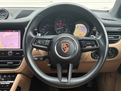PORSCHE MACAN - 3