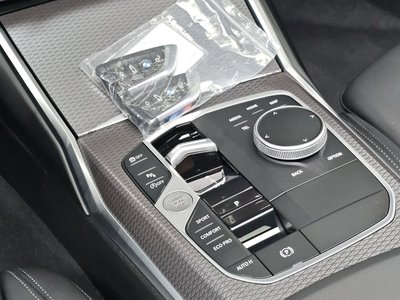 2025 BMW 3 SERIES 照片 9
