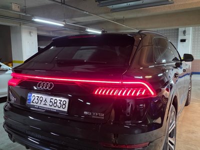 AUDI Q8 - 4