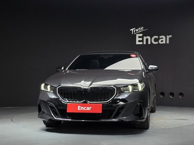 2026 BMW 5 SERIES — фото 2