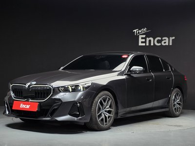2026 BMW 5 SERIES — фото 1