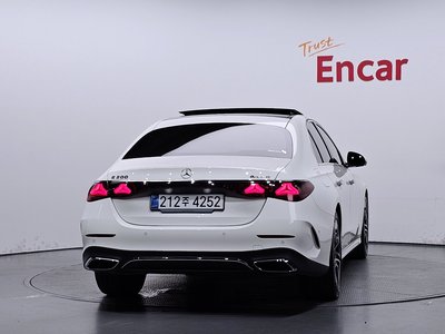 2025 Mercedes-BENZ E-CLASS — фото 4