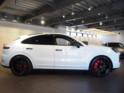 صورة 7 لـ 2024 Porsche CAYENNE
