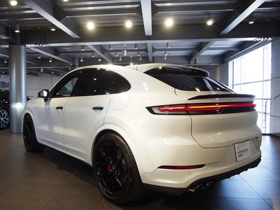 صورة 4 لـ 2024 Porsche CAYENNE