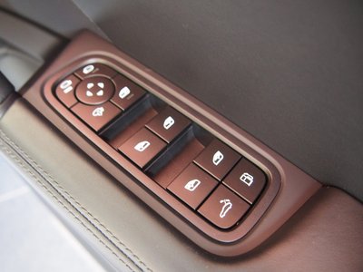 2024 Porsche CAYENNE — миниатюра 31