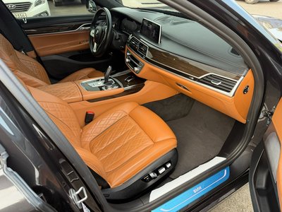 BMW 7 SERIES - 8