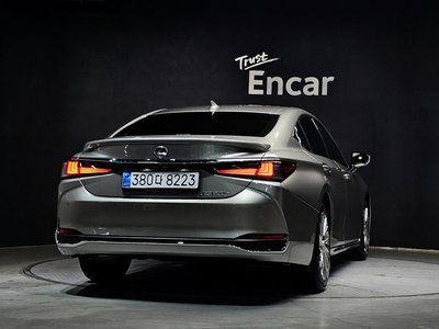2025 LEXUS ES 照片 3