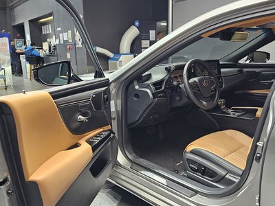 2025 LEXUS ES 照片 10