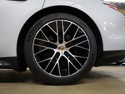 صورة مصغرة 63 لـ 2025 Porsche TAYCAN