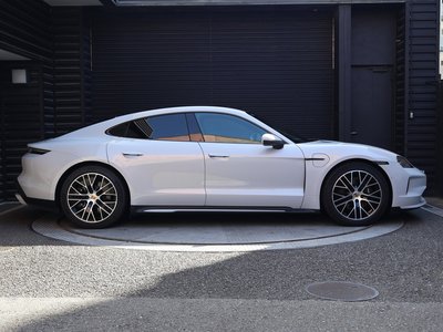 صورة مصغرة 11 لـ 2025 Porsche TAYCAN