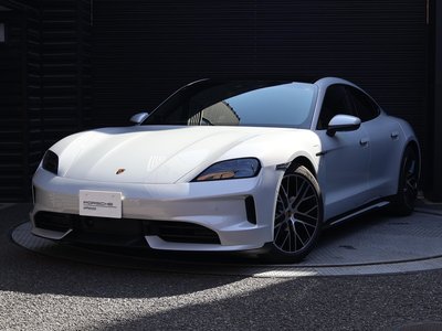 2025 Porsche TAYCAN photo 6