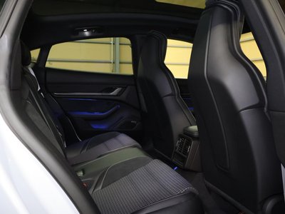 صورة مصغرة 48 لـ 2025 Porsche TAYCAN