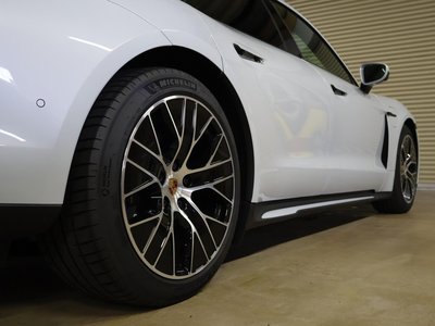 صورة مصغرة 65 لـ 2025 Porsche TAYCAN