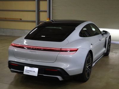 صورة مصغرة 74 لـ 2025 Porsche TAYCAN