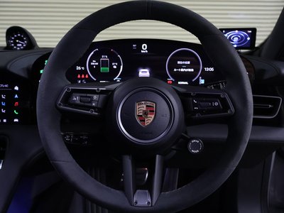 صورة مصغرة 16 لـ 2025 Porsche TAYCAN