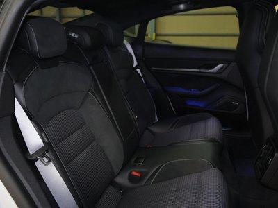صورة مصغرة 47 لـ 2025 Porsche TAYCAN