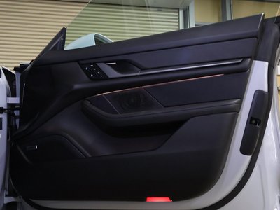 صورة مصغرة 38 لـ 2025 Porsche TAYCAN