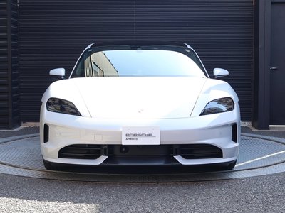 2025 Porsche TAYCAN photo 5