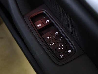 صورة مصغرة 40 لـ 2025 Porsche TAYCAN