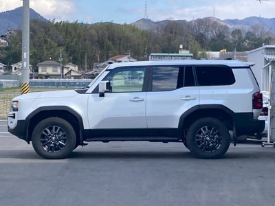 TOYOTA LAND CRUISER 250 - 5