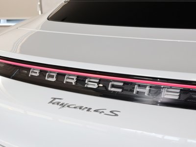 PORSCHE TAYCAN - 7