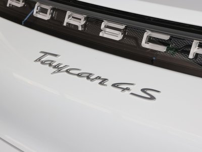 PORSCHE TAYCAN - 8