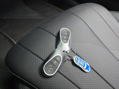 2025 Mercedes-BENZ E-CLASS — миниатюра 15