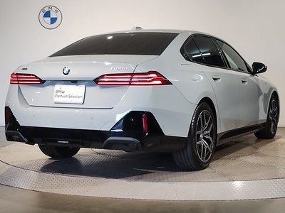 2024 BMW 5 SERIES photo 10