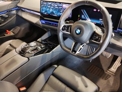 2024 BMW 5 SERIES thumbnail 36