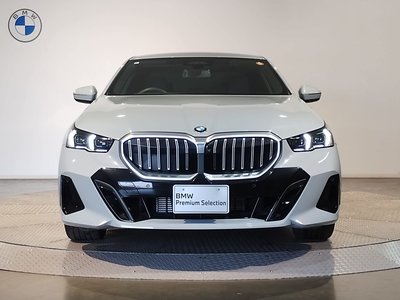 2024 BMW 5 SERIES photo 5