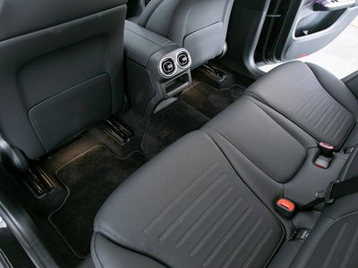 2025 Mercedes-BENZ GLC — миниатюра 56