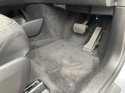 MERCEDES-BENZ EQS - 10