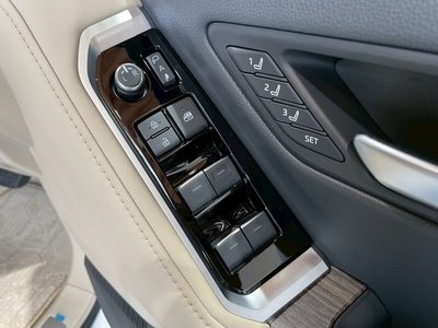 2026 Toyota LAND CRUISER 300 缩略图 38
