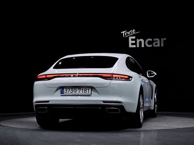 PORSCHE PANAMERA - 4