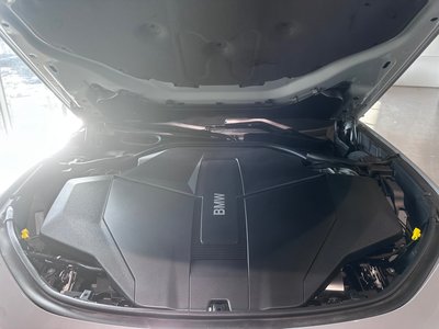 2025 BMW I7 — миниатюра 17