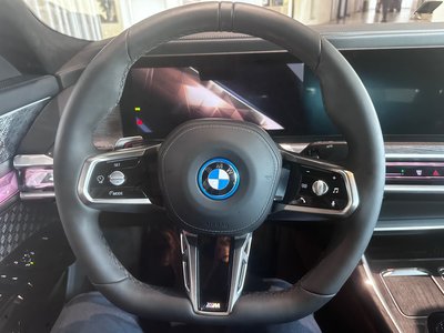 2025 BMW I7 — миниатюра 14