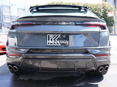 LAMBORGHINI URUS - 7